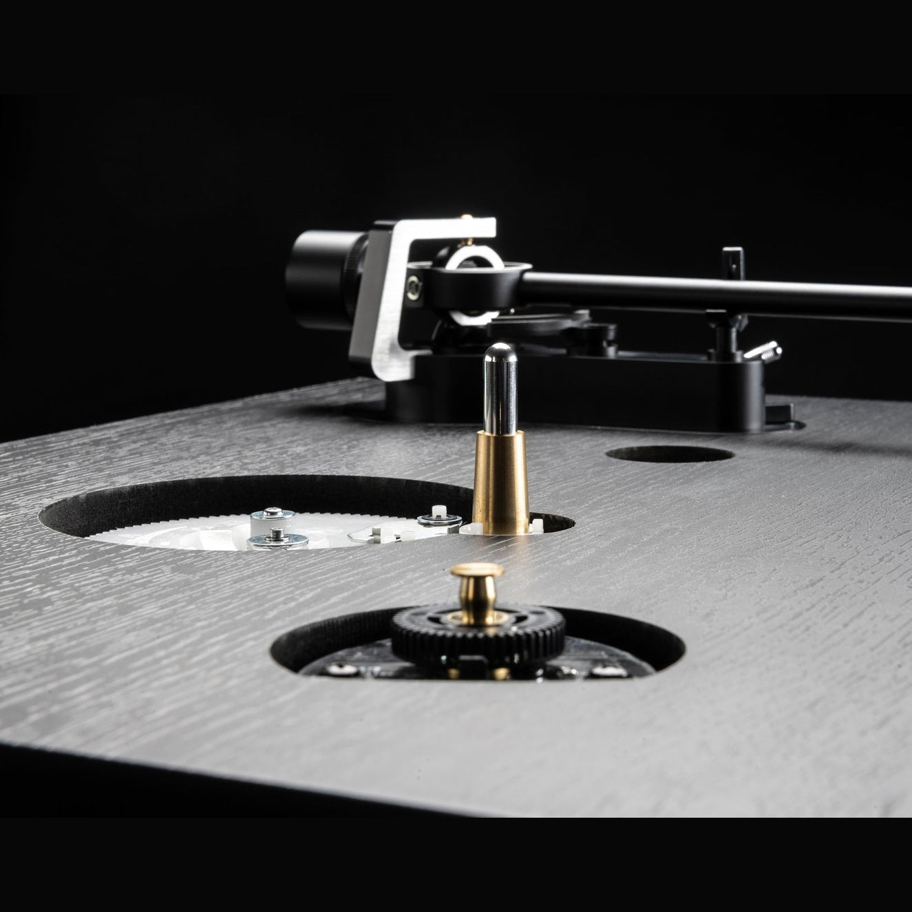 Dual CS 529 Fully Automatic Belt Drive Turntable With BT