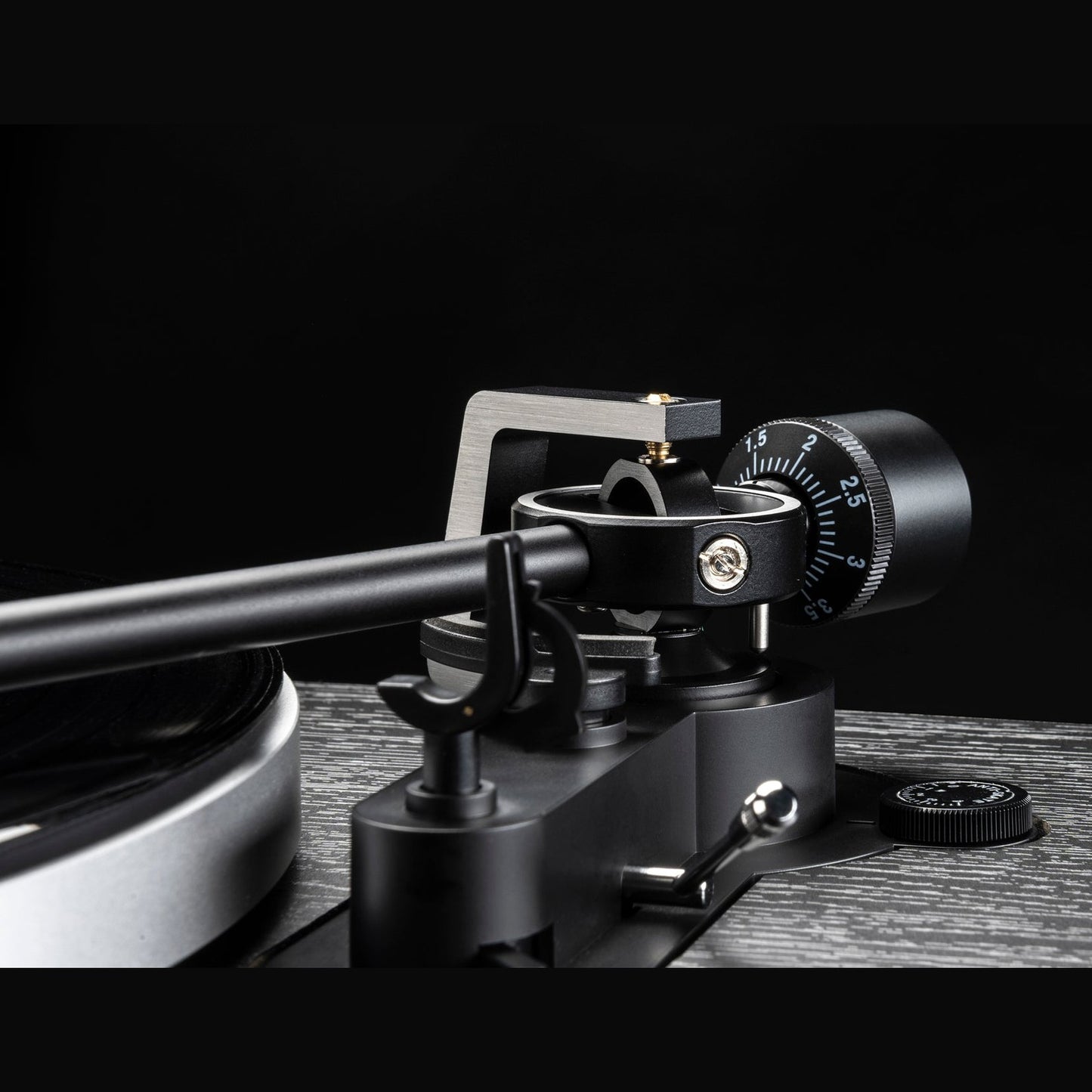 Dual CS 529 Fully Automatic Belt Drive Turntable With BT